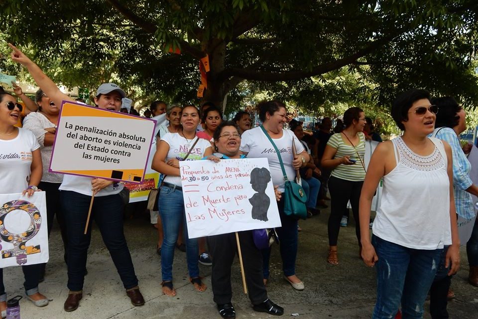 El Salvador Bill Would Put Those Found Guilty of Abortion Behind Bars for 30 to 50 Years